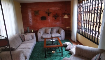 Casa Alt. Cdra. 2 Av. Las Lomas, Urb. Las Lomas